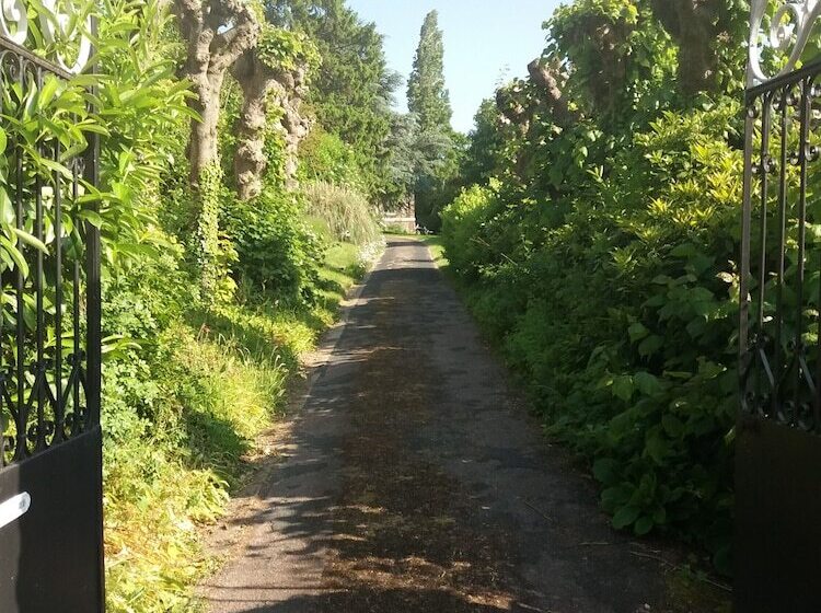 Пансион Les Roches