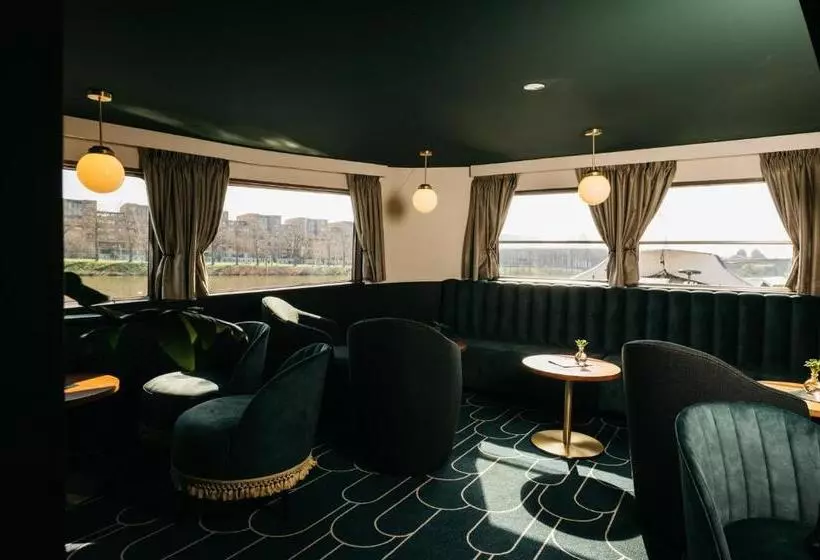 هاستل Botel Maastricht