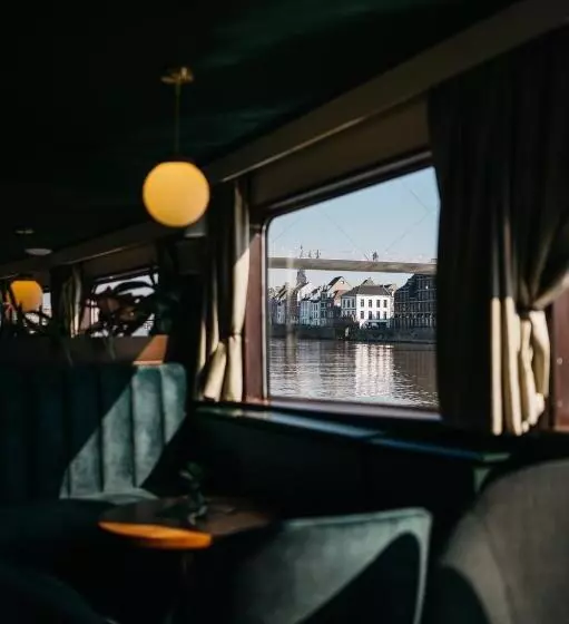 هاستل Botel Maastricht