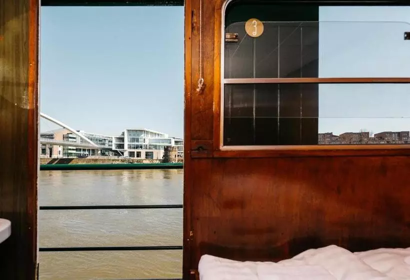 هاستل Botel Maastricht