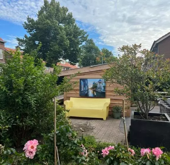 Aamiaismajoitus (B&B) Bommelsteijn Lodge