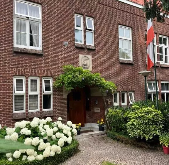 Aamiaismajoitus (B&B) Bommelsteijn Lodge
