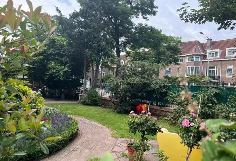 Aamiaismajoitus (B&B) Bommelsteijn Lodge