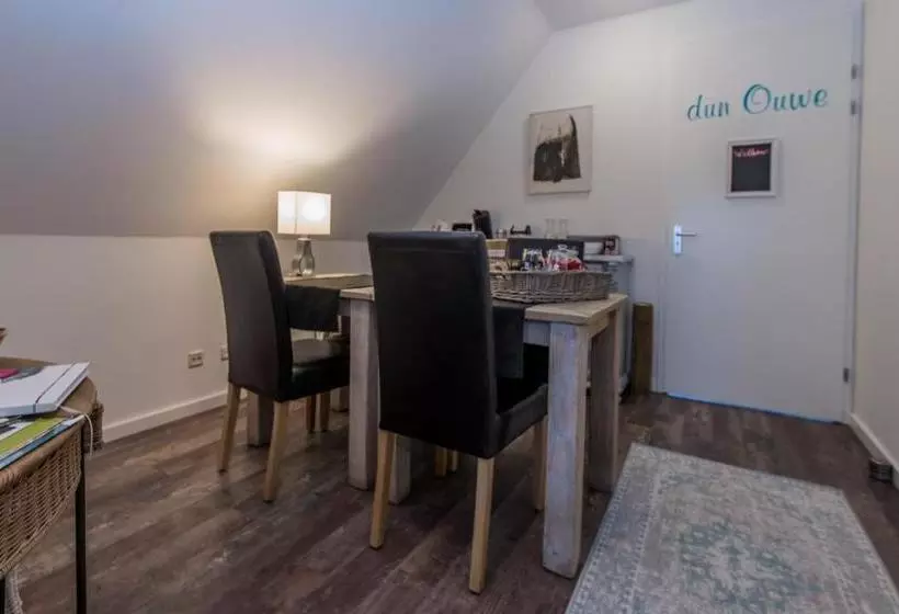 تختخواب و صبحانه Geranio