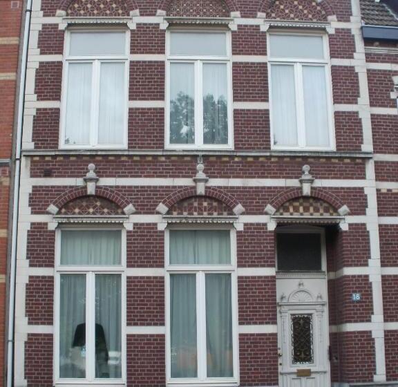 مبيت وإفطار Op De Burg