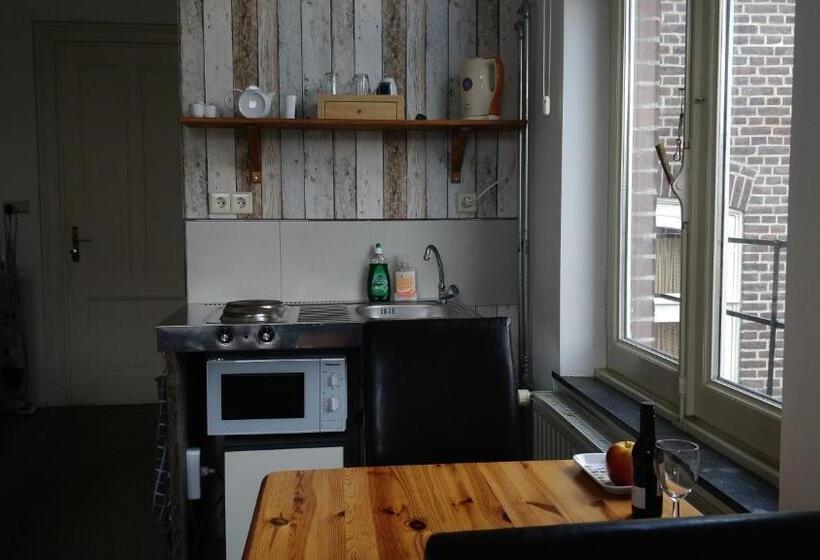 مبيت وإفطار Op De Burg