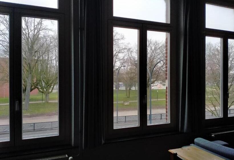 مبيت وإفطار Op De Burg