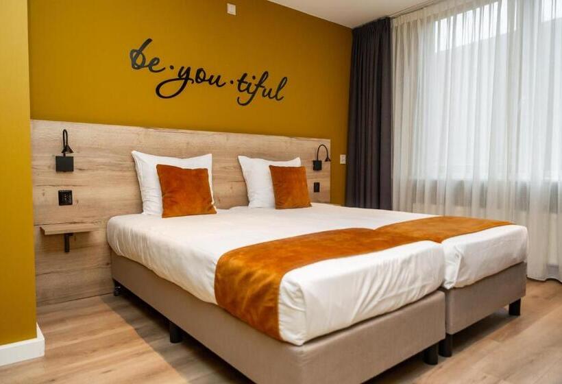 ホテル Onder De Linden