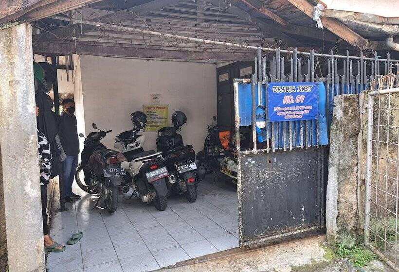 Hotel Spot On 93956 Siliwangi Guest House Syariah