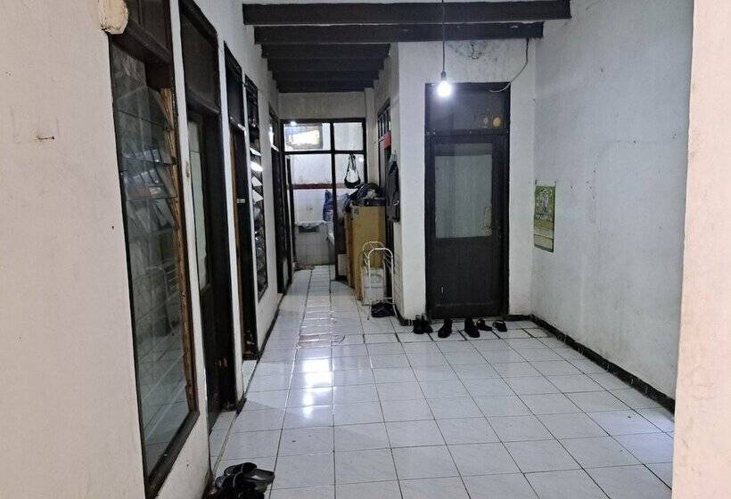 Hotel Spot On 93956 Siliwangi Guest House Syariah