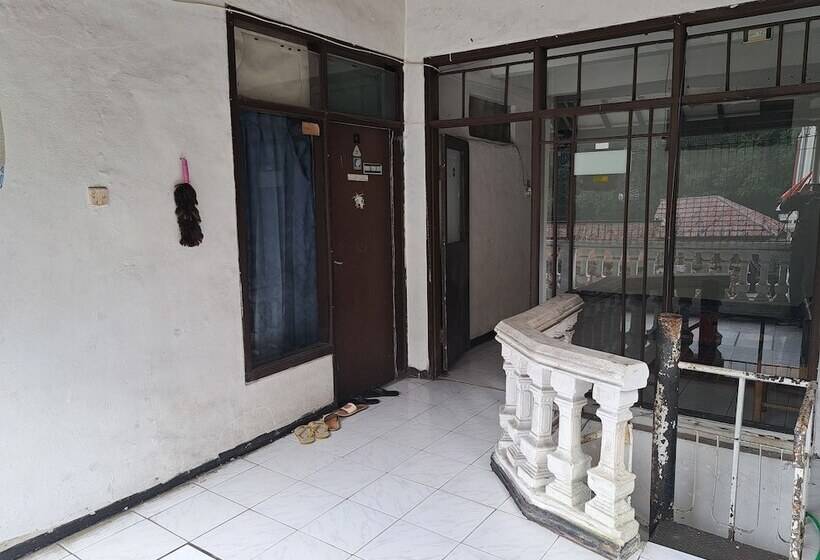 Hotel Spot On 93956 Siliwangi Guest House Syariah