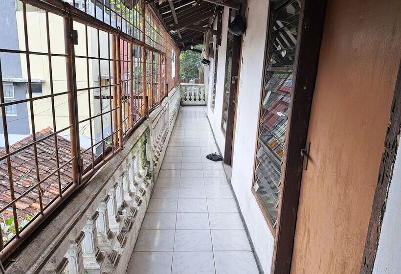 Hotel Spot On 93956 Siliwangi Guest House Syariah