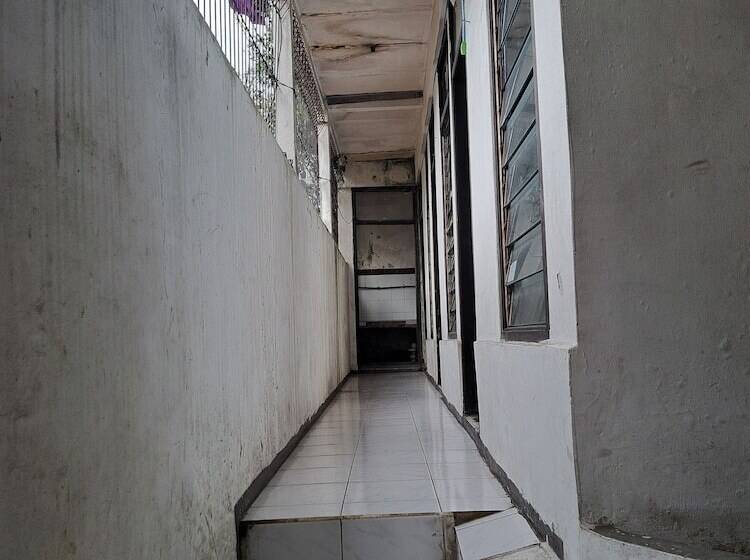 Hotel Spot On 93956 Siliwangi Guest House Syariah