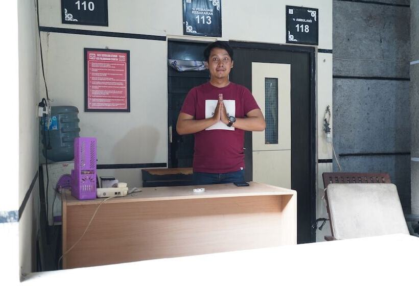 Hotel Spot On 93956 Siliwangi Guest House Syariah