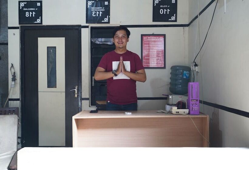 Hotel Spot On 93956 Siliwangi Guest House Syariah