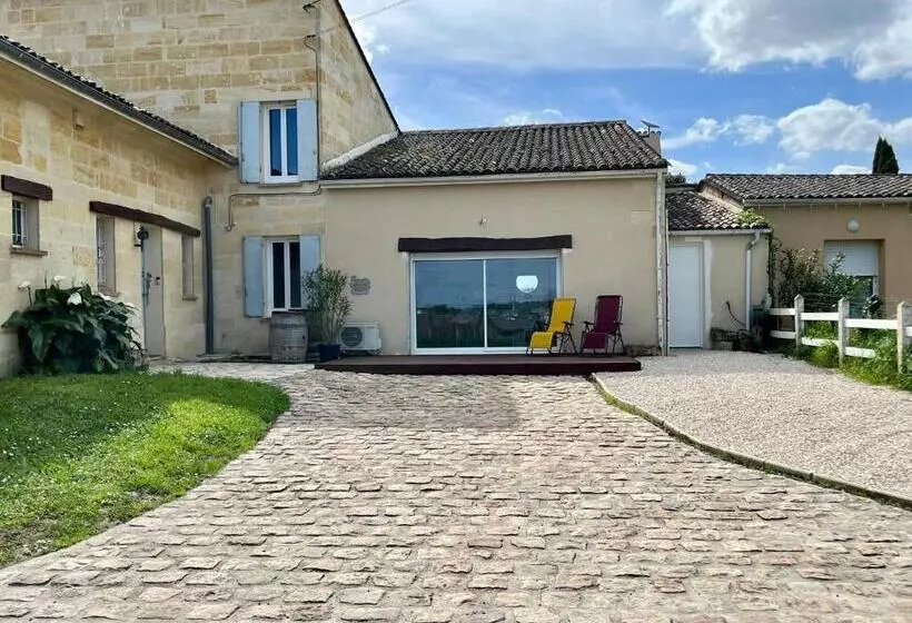 Majatalo Guesthouse Les Maurins