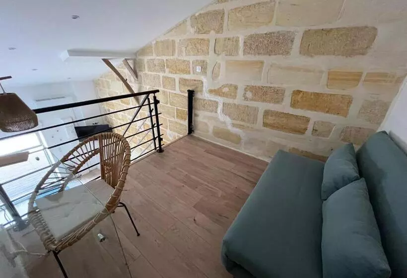 Majatalo Guesthouse Les Maurins