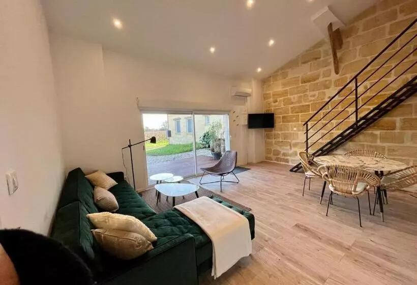 Majatalo Guesthouse Les Maurins