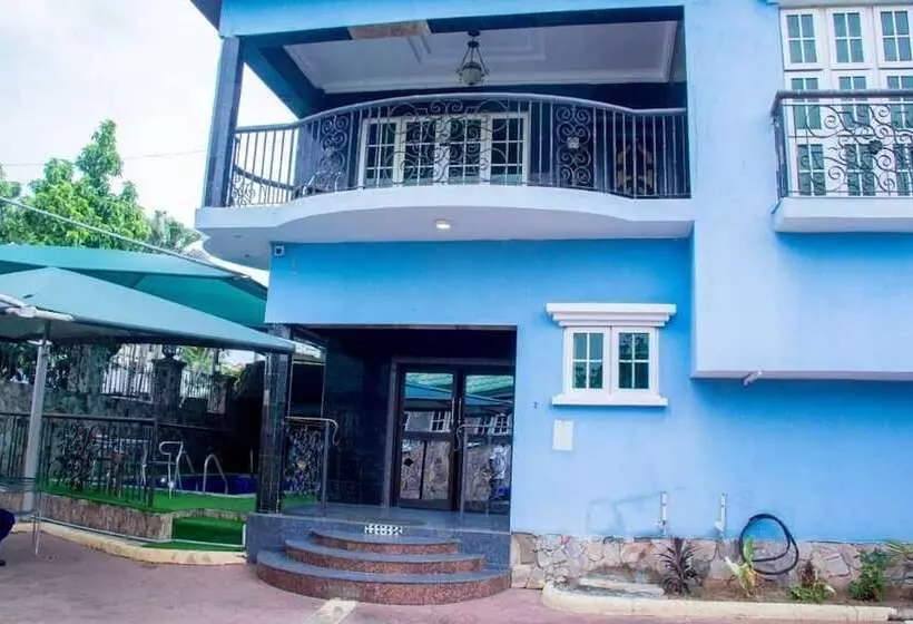 هتل Flora Suites