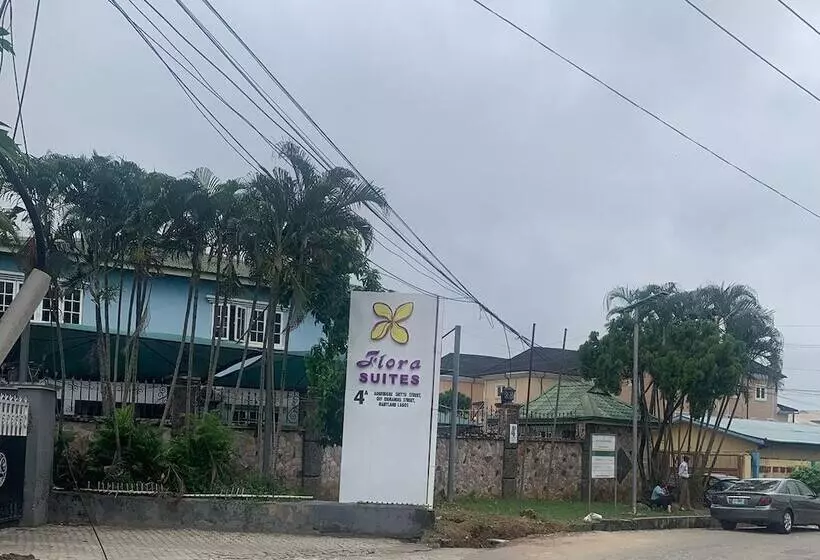 هتل Flora Suites
