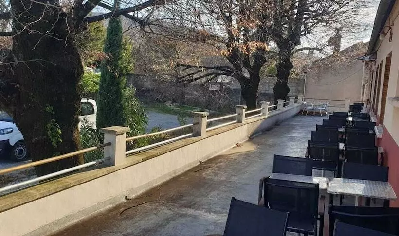 ホテル Logis Hôtels Et Restaurant La Pause Rn7