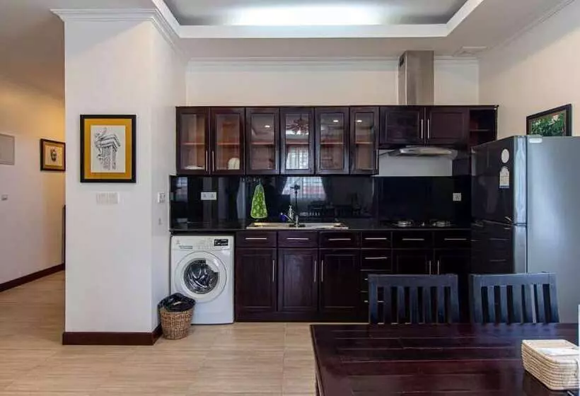 Aamiaismajoitus (B&B) Elegant Escape Residence