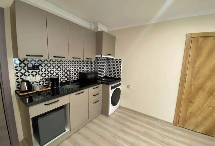 ホテル Rena Grand Residence & Suit