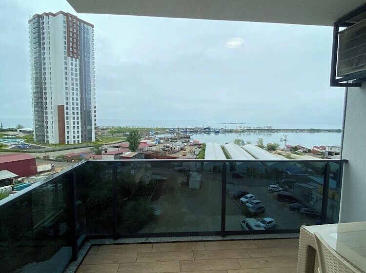 هتل Rena Grand Residence & Suit