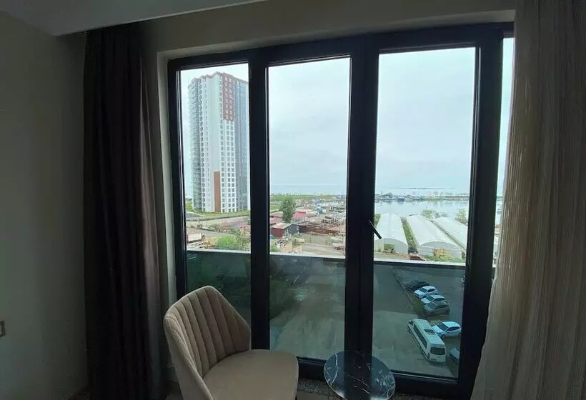 ホテル Rena Grand Residence & Suit