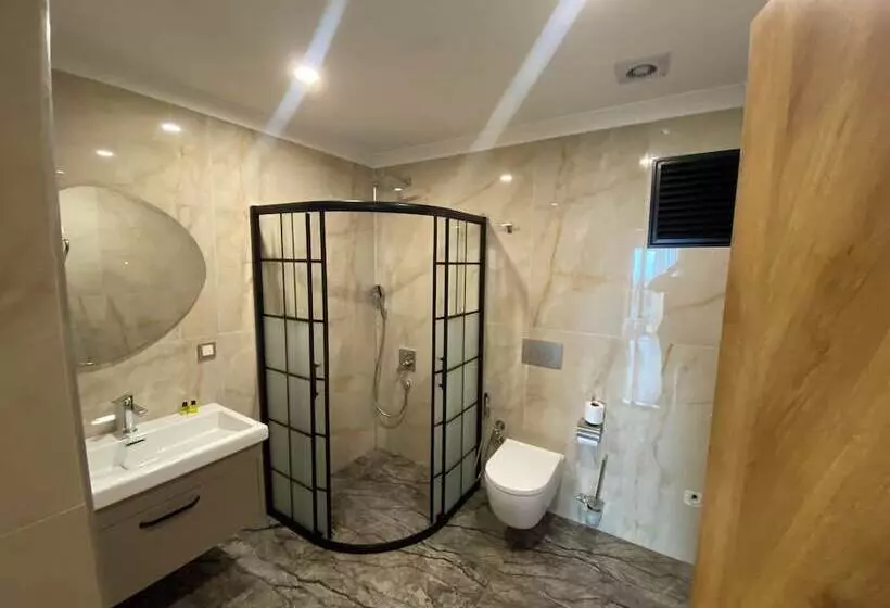 ホテル Rena Grand Residence & Suit