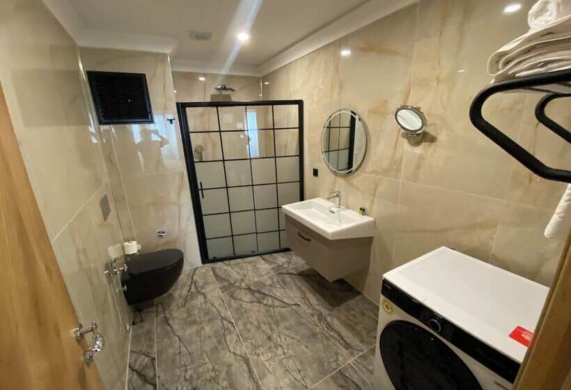 هتل Rena Grand Residence & Suit