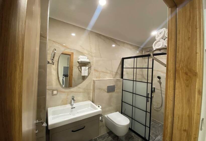 هتل Rena Grand Residence & Suit