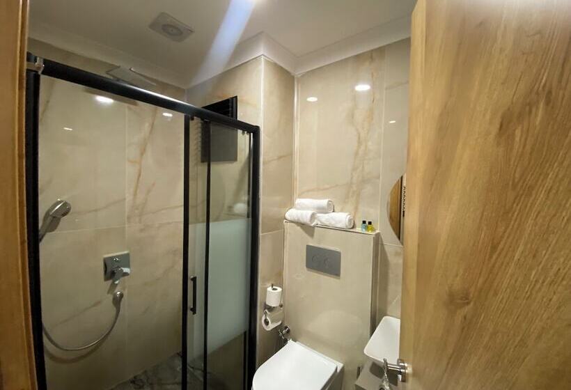 هتل Rena Grand Residence & Suit