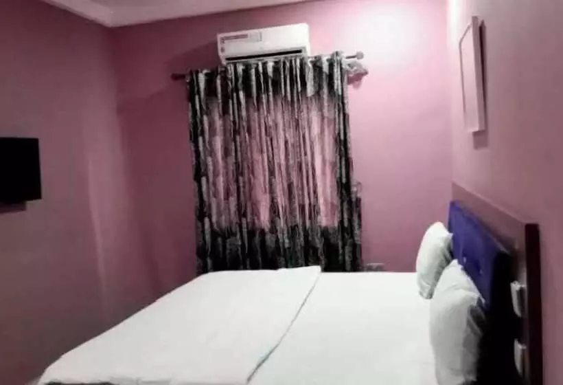هتل Fibis