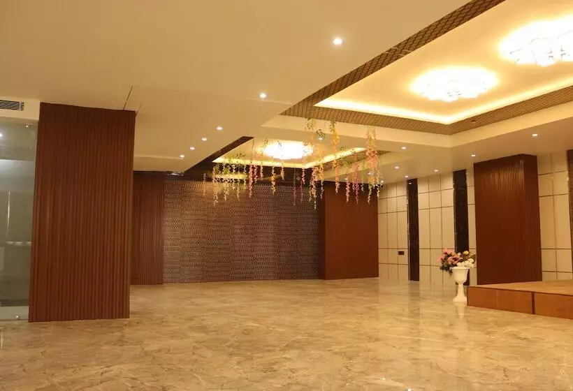 ホテル Maxsun Gwalior