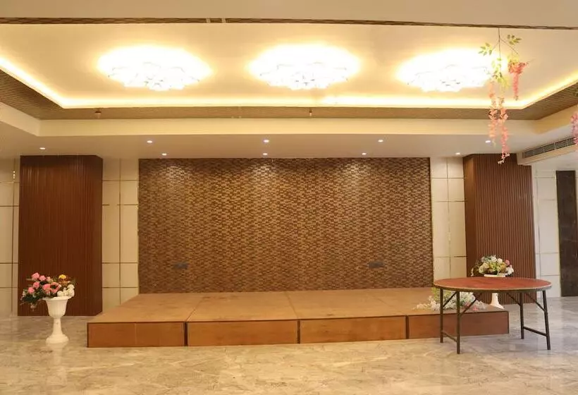 ホテル Maxsun Gwalior