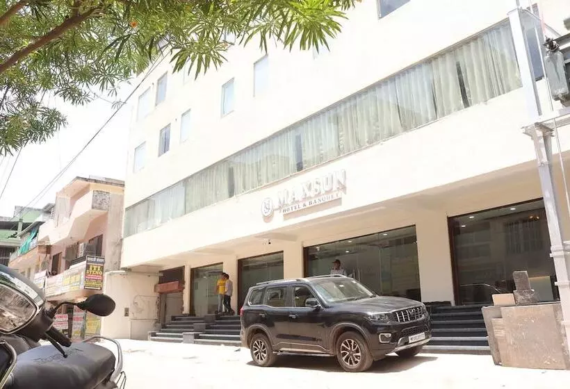 ホテル Maxsun Gwalior