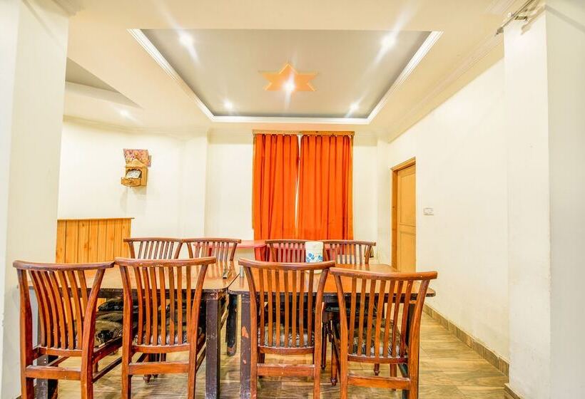 Fabhotel Brave Knight