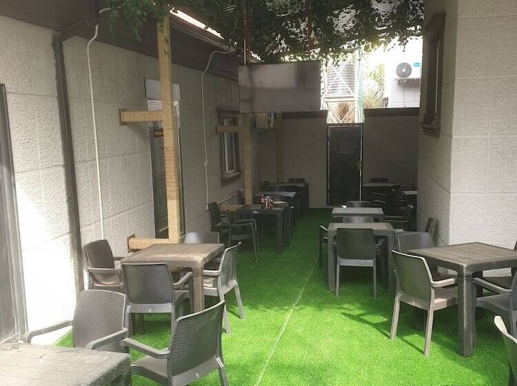 هتل Downunder Suites