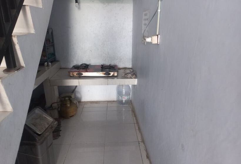 Hotel Spot On 93886 Kost Zalfa Amalia Syariah