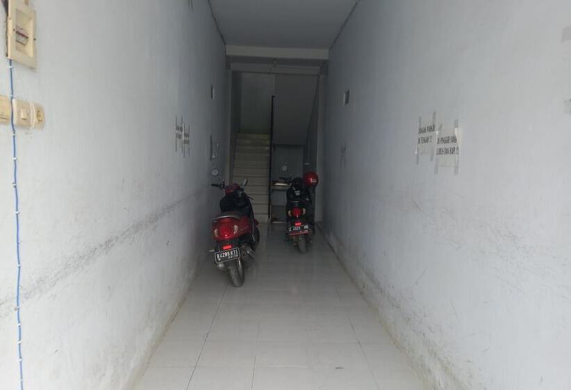 Hotel Spot On 93886 Kost Zalfa Amalia Syariah