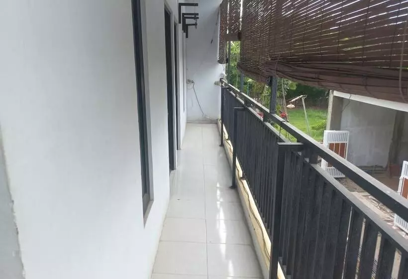 Hotelli Spot On 93886 Kost Zalfa Amalia Syariah
