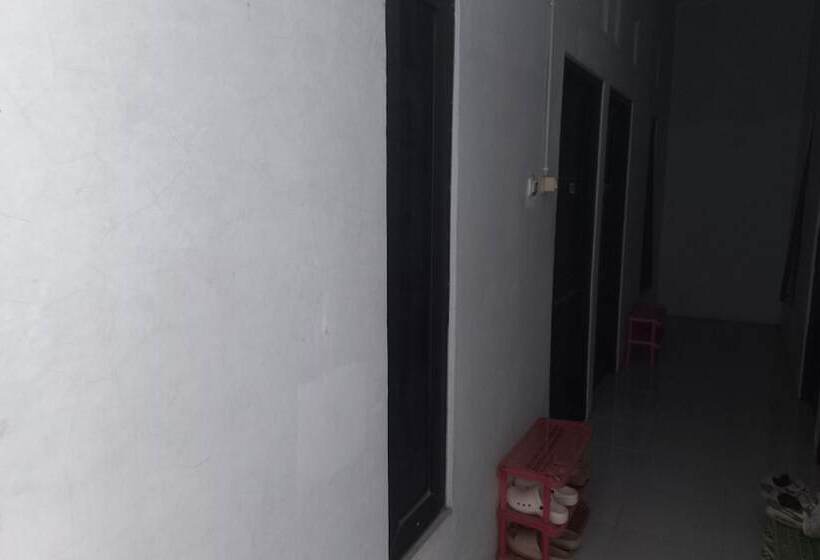 Hotel Spot On 93886 Kost Zalfa Amalia Syariah