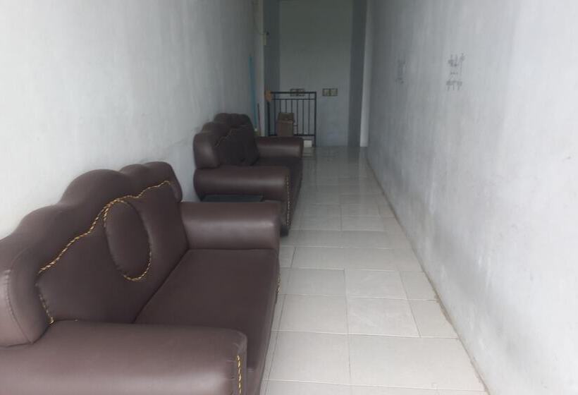 Hotel Spot On 93886 Kost Zalfa Amalia Syariah