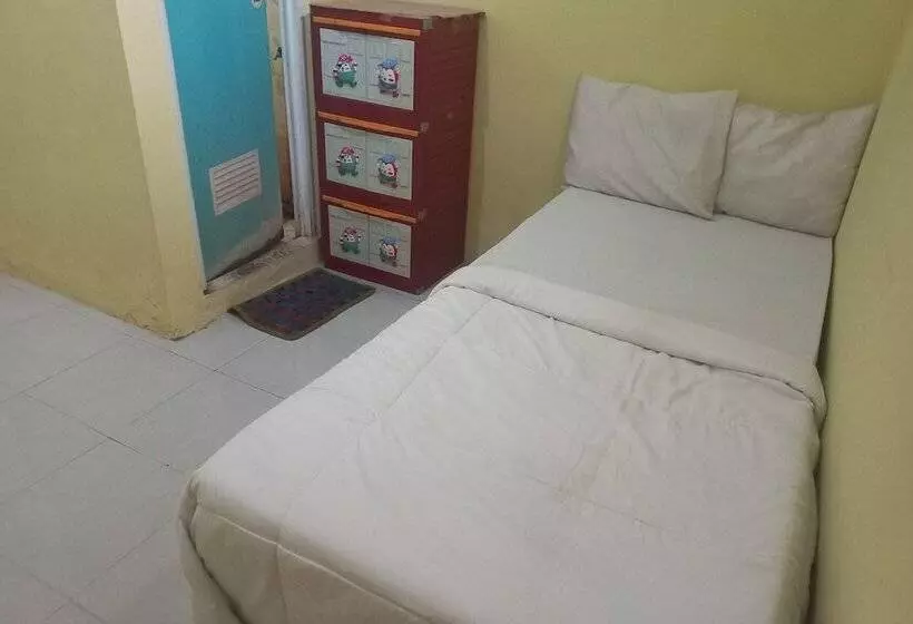Hotelli Spot On 93886 Kost Zalfa Amalia Syariah
