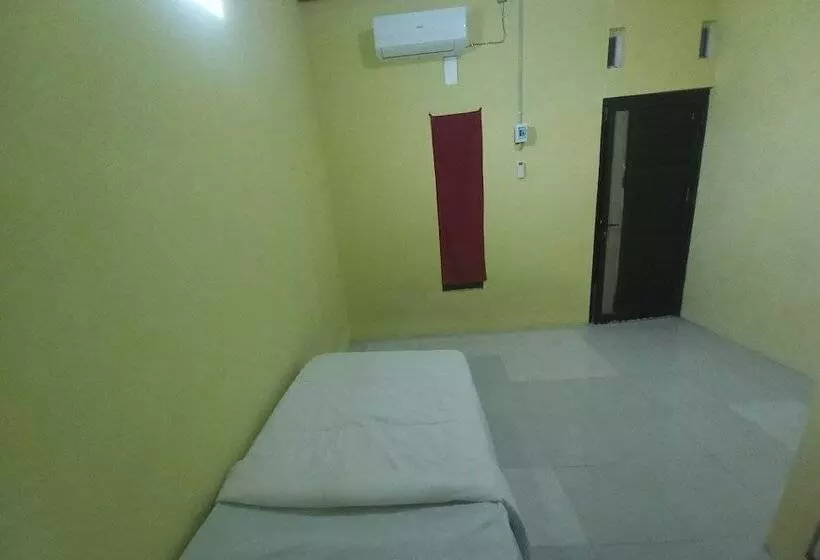 Hotelli Spot On 93886 Kost Zalfa Amalia Syariah