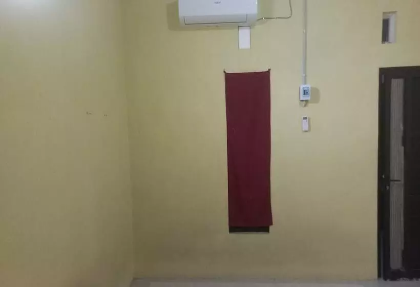 Hotelli Spot On 93886 Kost Zalfa Amalia Syariah