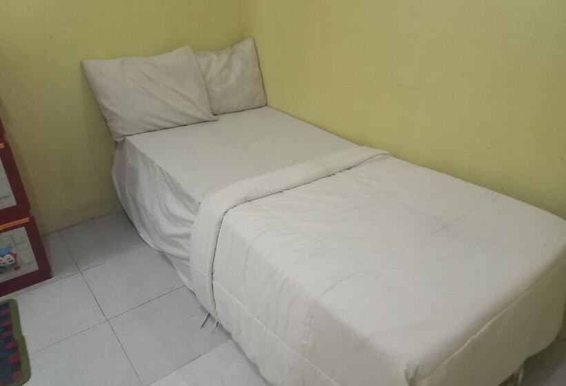 Hotel Spot On 93886 Kost Zalfa Amalia Syariah