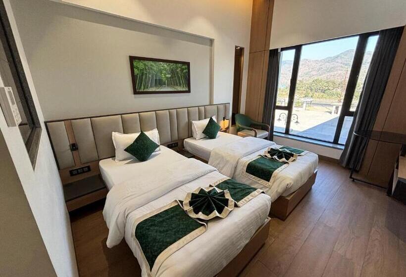 膳宿费 Red Carpet Classic Hospitality Llp