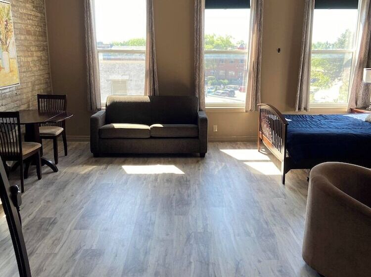 Hostel The Avonlea Inn